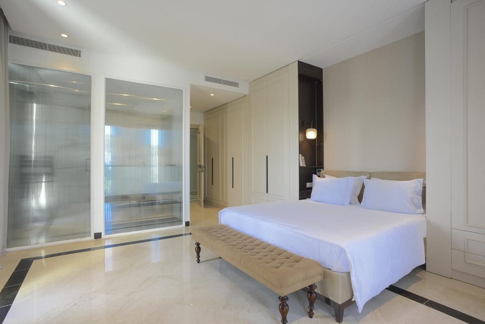 Bed, Photo of the whole room, Bedroom, storage