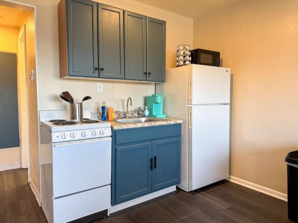 Downtown Area 2 Beds plus Sofa bed Sleep 6 Stylish Apartment in Pittsburgh