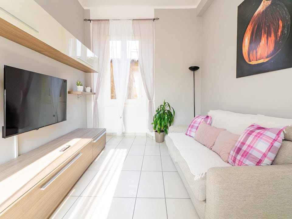 Communal lounge/ TV room, TV and multimedia, Floor plan
