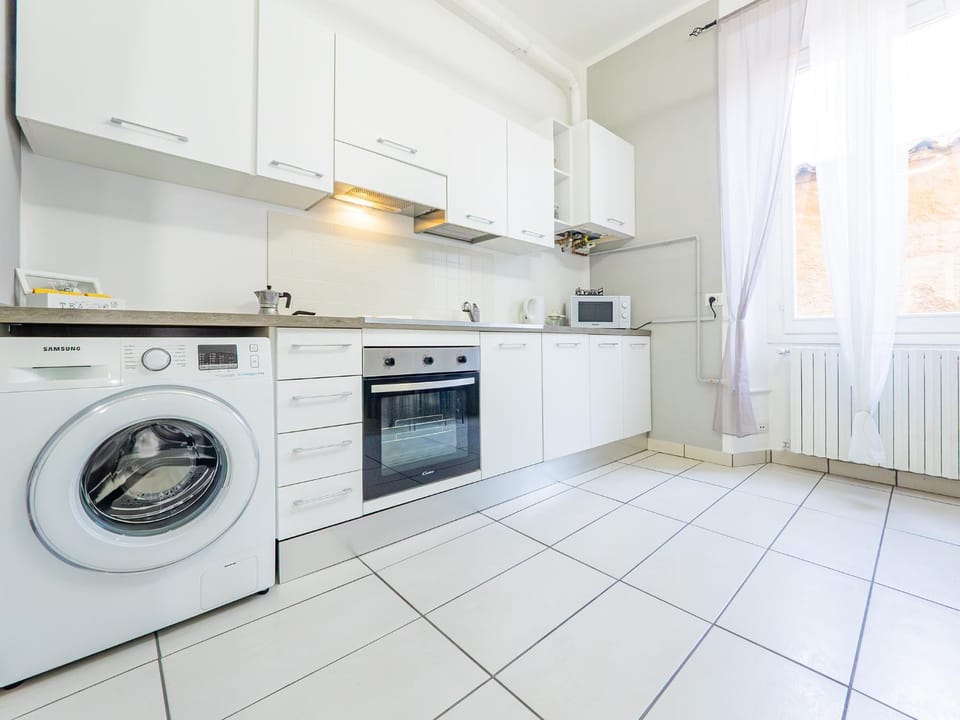 Seating area, Breakfast, dishwasher, washing machine