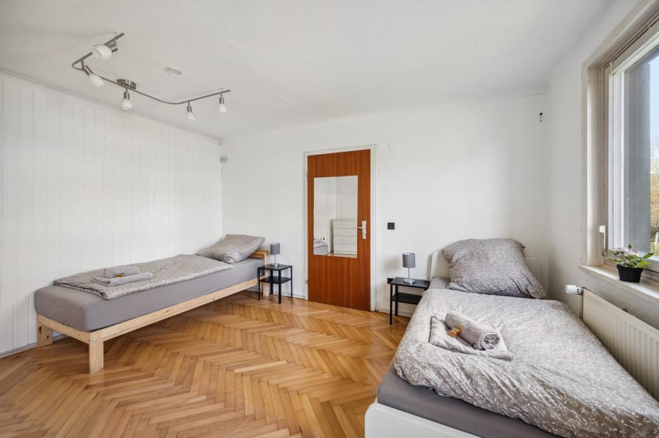 home2stay Worker Apartments für Monteure in Zizishausen-Nürtingen, WiFi, Smart TV, Parkplatz, Autobahn A8, Stuttgart Apartment in Baden-Württemberg