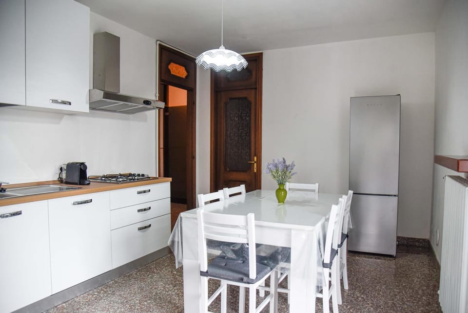 Kitchen or kitchenette, Dining area, dishwasher, oven, stove