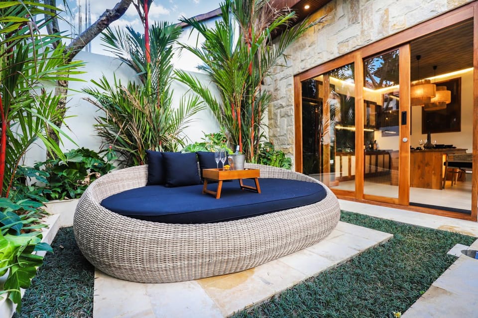 Property building, Seating area