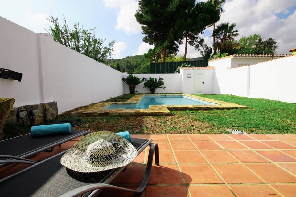 Garden view, Pool view, sunbed