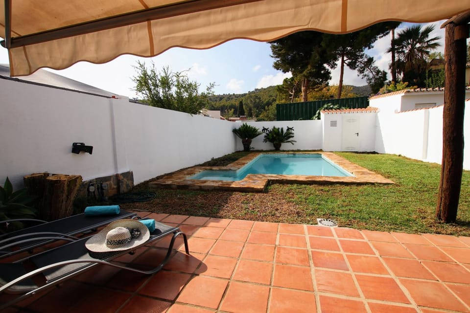 Garden view, Pool view, sunbed