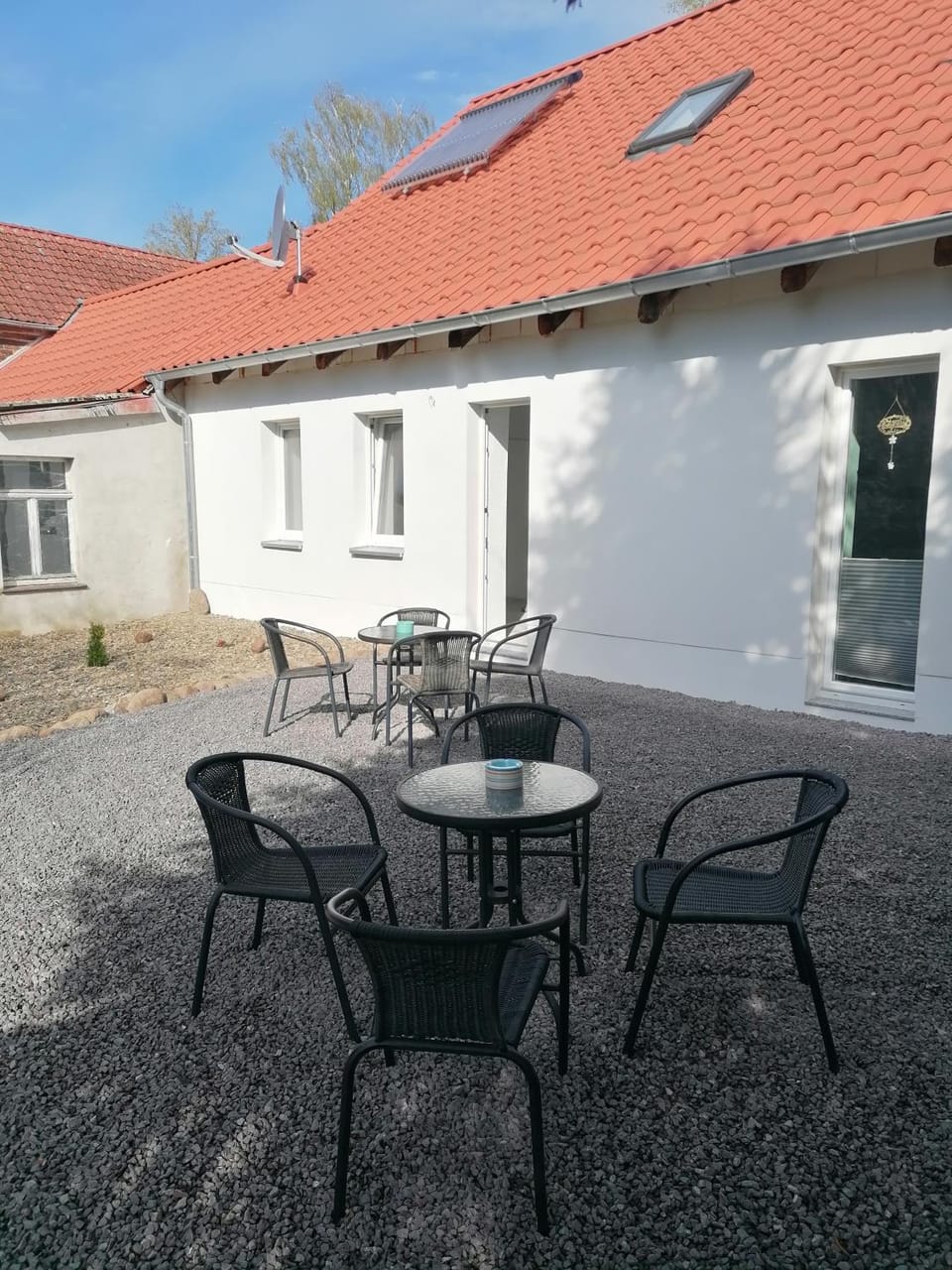 Property building, Patio, Balcony/Terrace