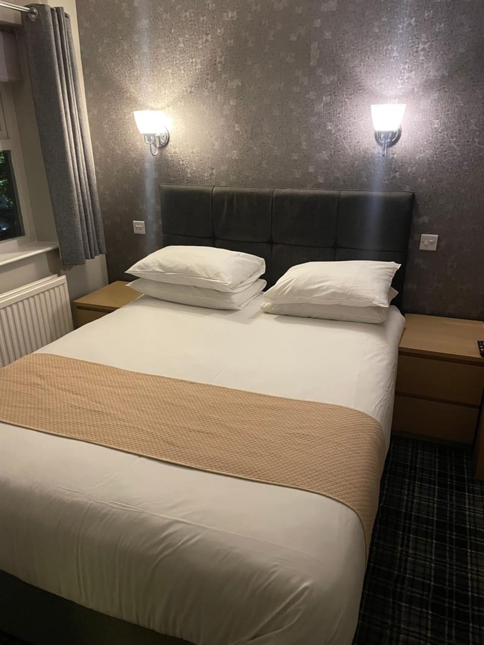 The Liversedge, 64 Leeds Road Bed and Breakfast in England