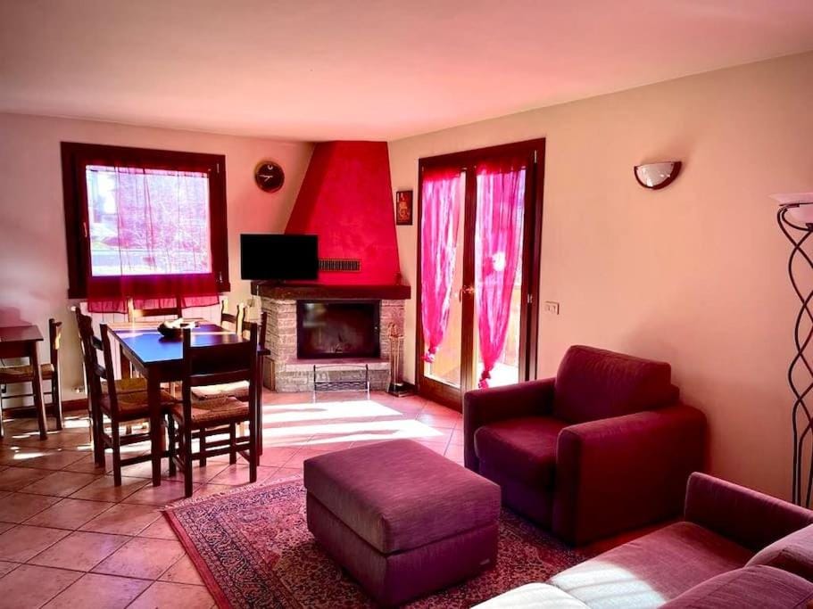 TV and multimedia, Living room, Seating area, Dining area, Evening entertainment