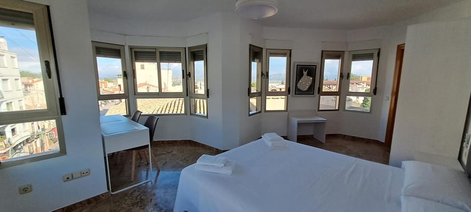 Photo of the whole room, Bedroom