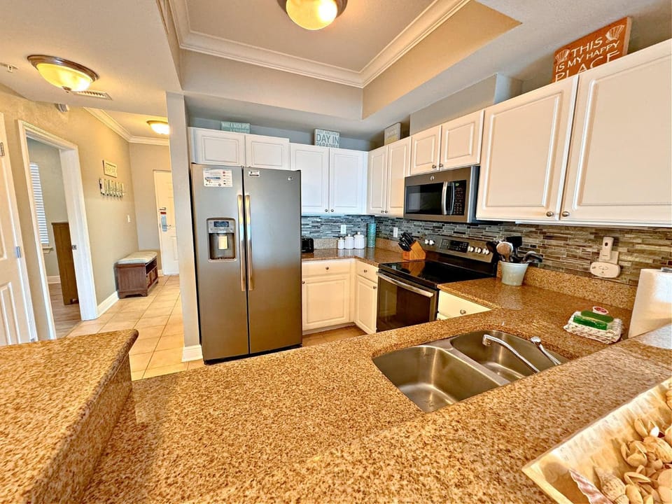Kitchen or kitchenette, dishwasher, minibar, oven, stove, toaster, kitchen