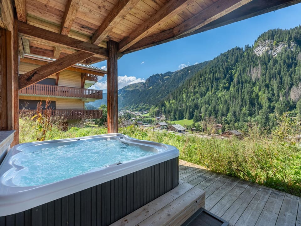 Chalet 1100 - Bo Immobilier Chatel - à mi-chemin du centre et du Linga -Reduced prices on ski passes Châtel & Portes du Soleil Chalet in Châtel