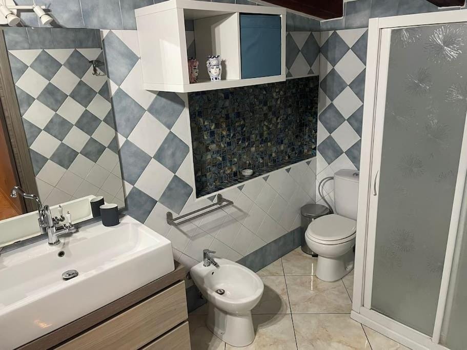 Shower, Toilet, Bathroom, bidet