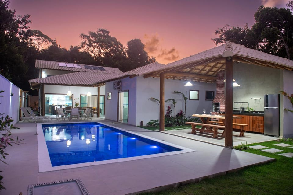 Property building, Patio, Dining area, Pool view, Swimming pool, Swimming pool, sunbed