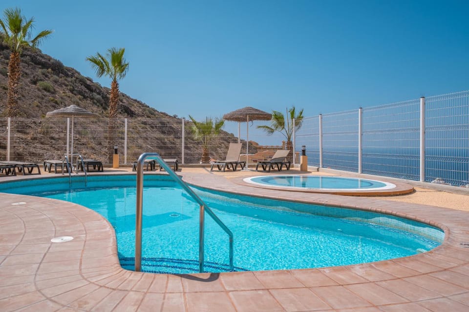 Day, Swimming pool, Swimming pool, sunbed