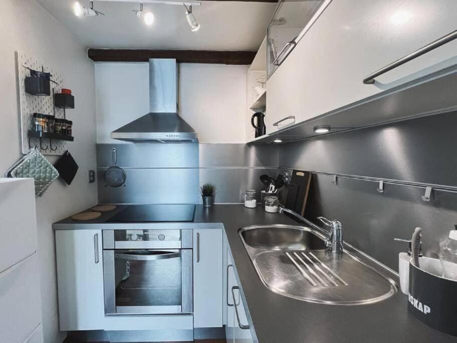 Apartment with Loft & Window Balcony, Free parking Apartment in Bergen