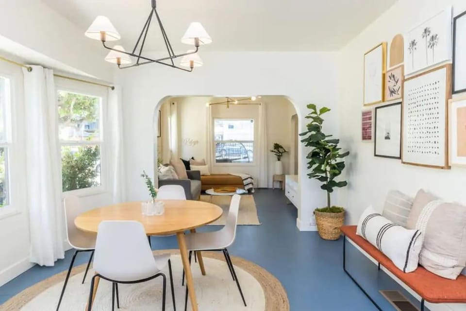Seating area, Dining area