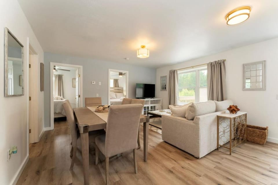 Stylish Escape Near Bar Harbor Acadia Park 7 Apartment in Trenton