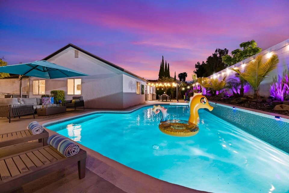 Night, Swimming pool