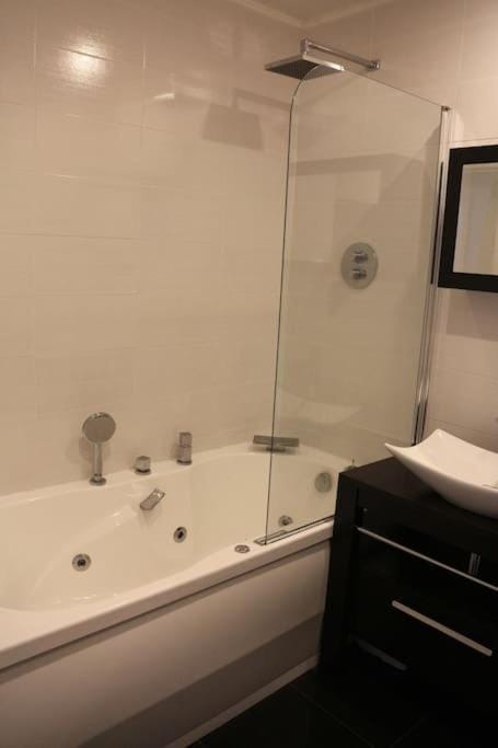 Beau T2 face aux Thermes - Av Royat Apartment in Clermont-Ferrand