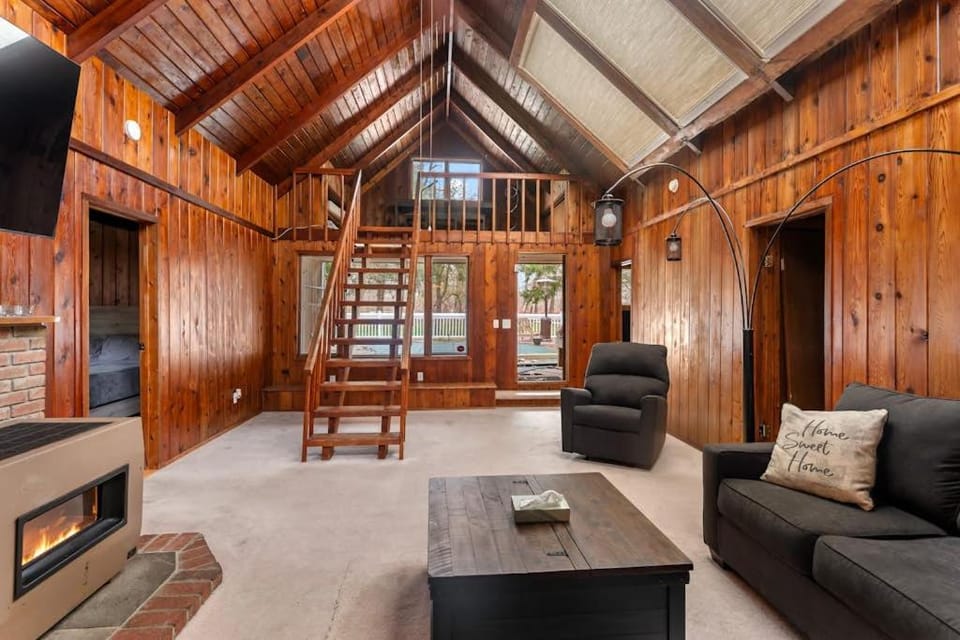 Tree Canopy Oasis House in East Quogue