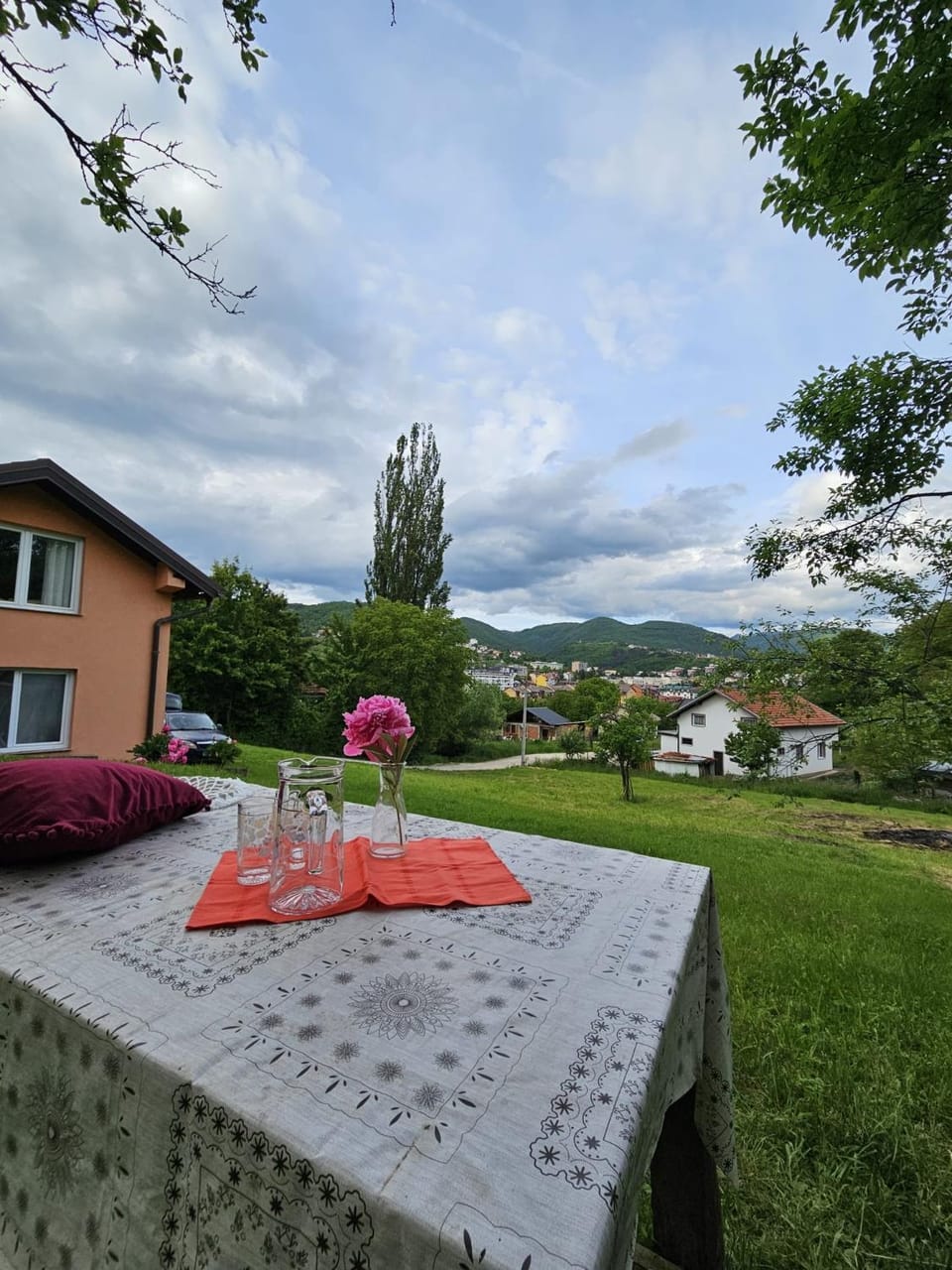 Property building, Spring, Day, Natural landscape, Garden, Garden view, Mountain view