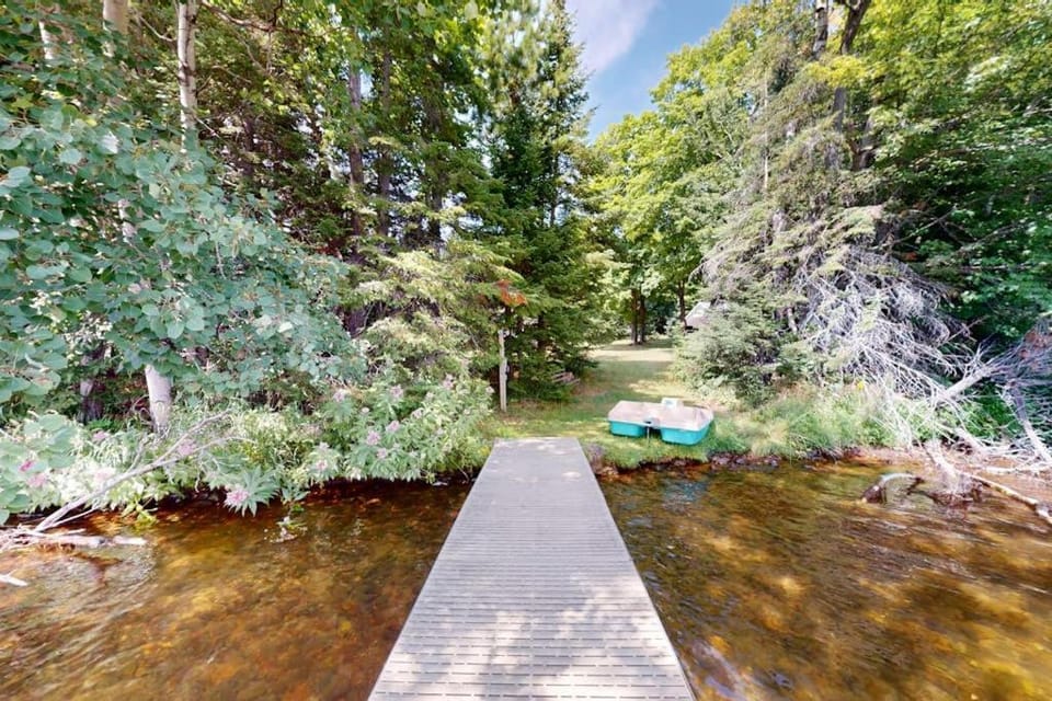 Flagpole Point House in Wisconsin