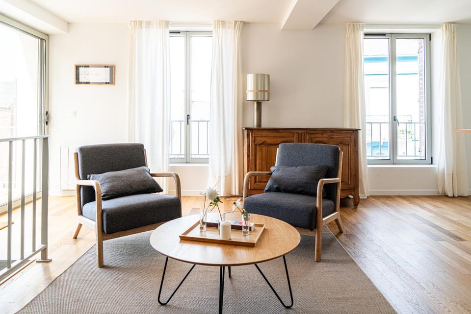 Living room, Seating area