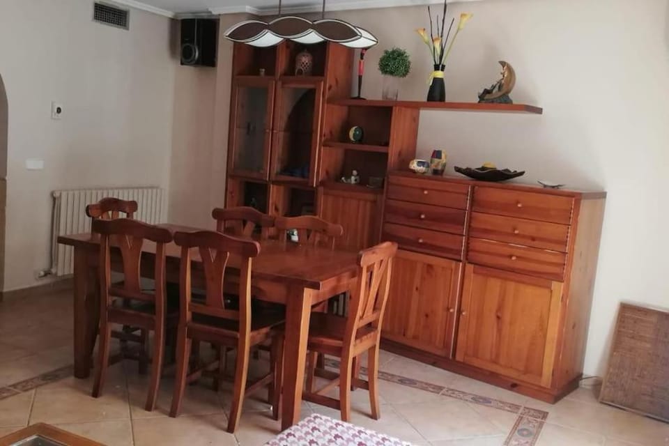 Communal lounge/ TV room, Dining area