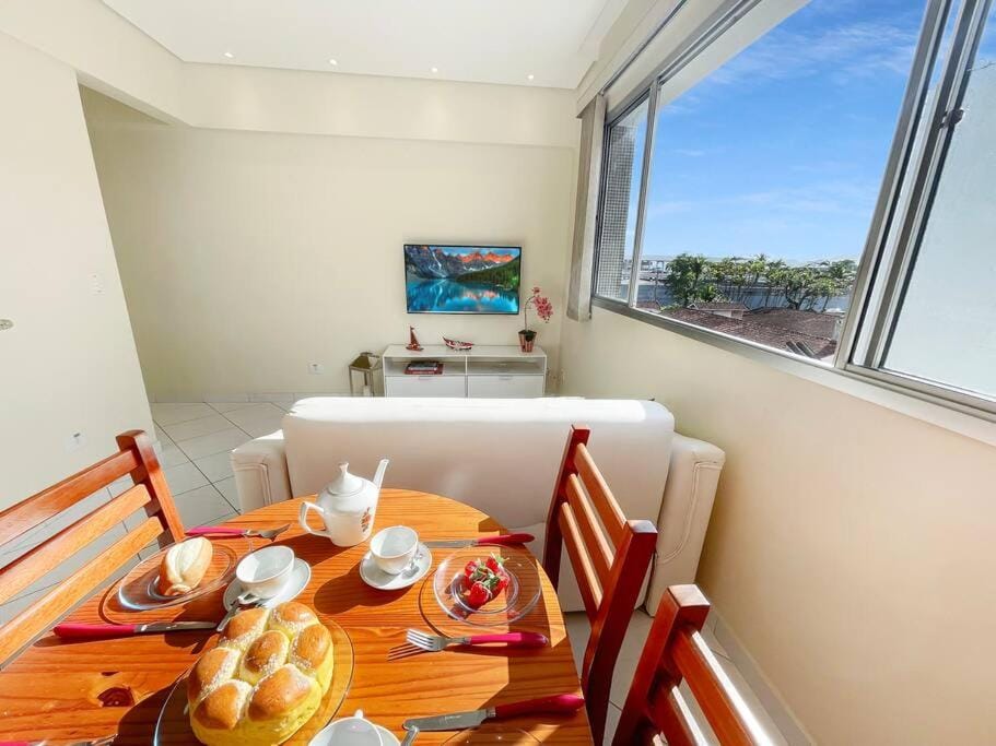 View (from property/room), Living room, Food and drinks, Dining area