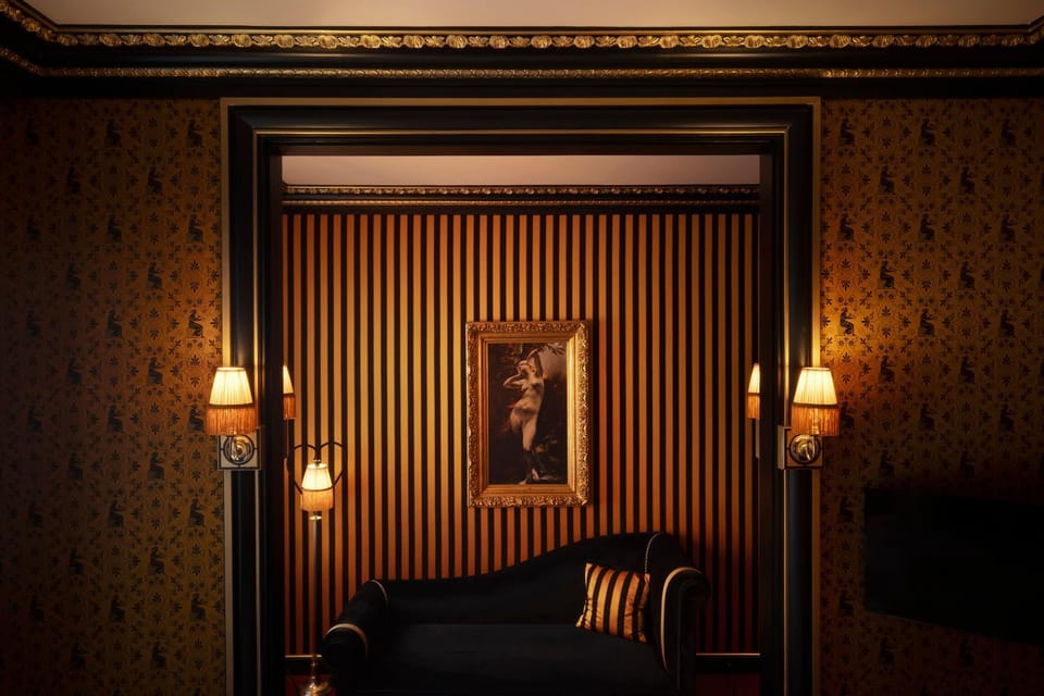 Living room, Photo of the whole room