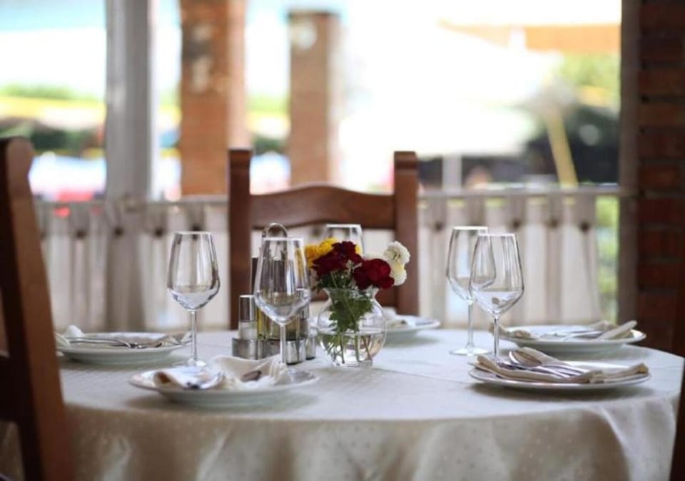 Restaurant/places to eat, Food and drinks, Food, Drinks