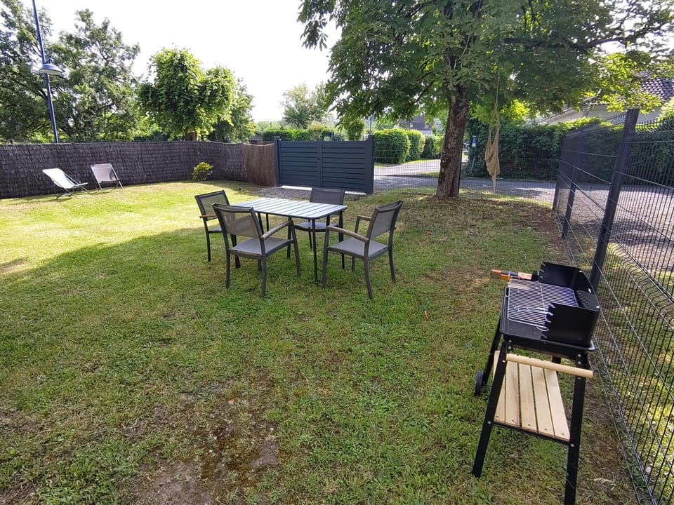 Garden, Dining area, Garden view