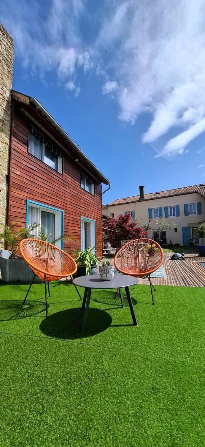 La Cour Des Saligues Bed and Breakfast in Occitanie