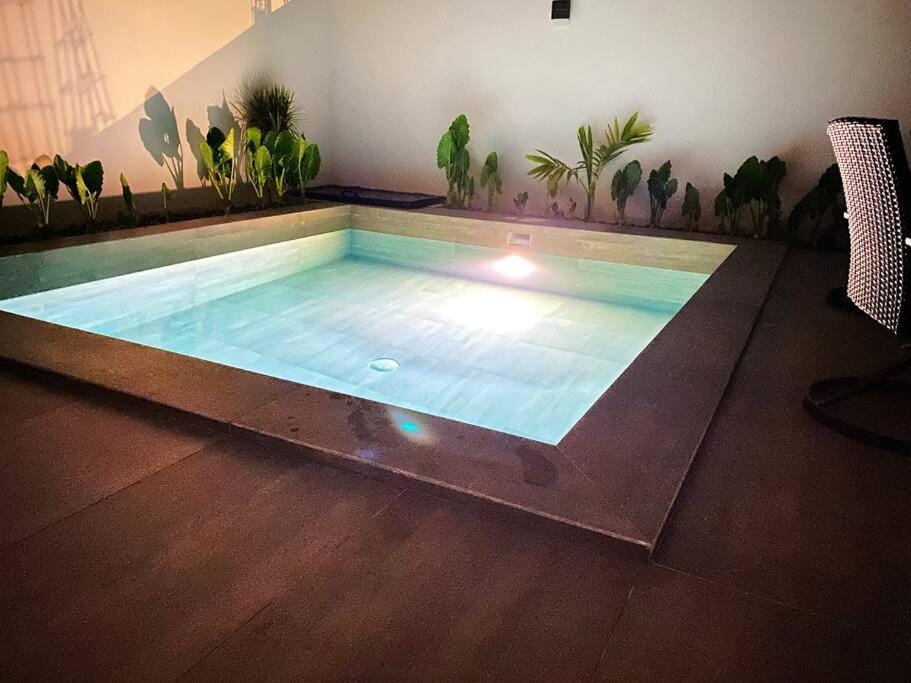 Pool view, Swimming pool