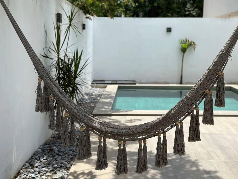 Garden view, Pool view, Swimming pool, sunbed