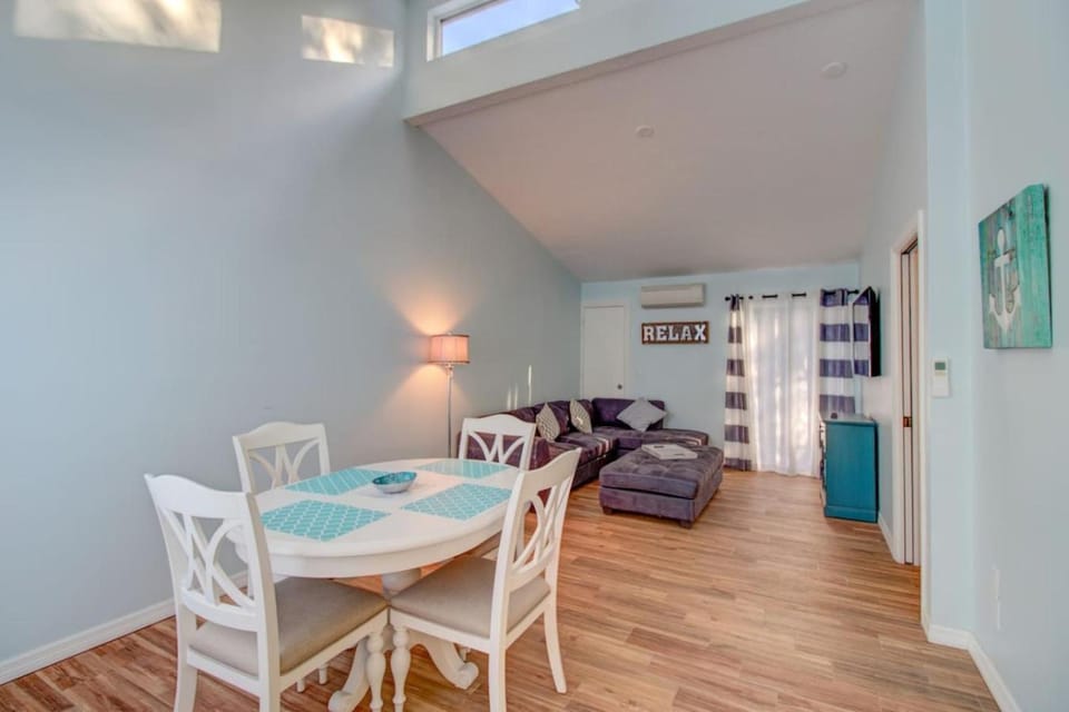 VILLA 3 walk to Beach, Pool, Daily Rentals Apartment in Florida