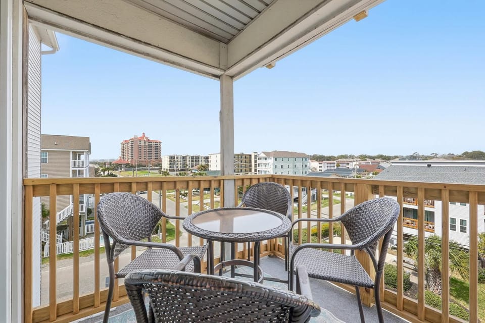 Ocean Terrace Modern Villa Steps to Sea House in North Myrtle Beach