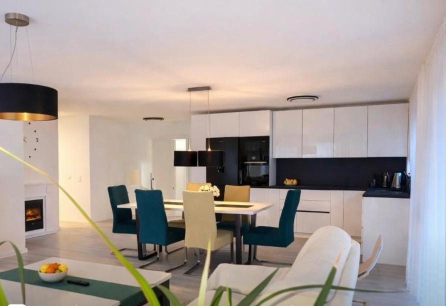 Monteurwohnung & Business Apartment mit Terrasse & Parkplatz in Reutlingen EG Apartment in Reutlingen