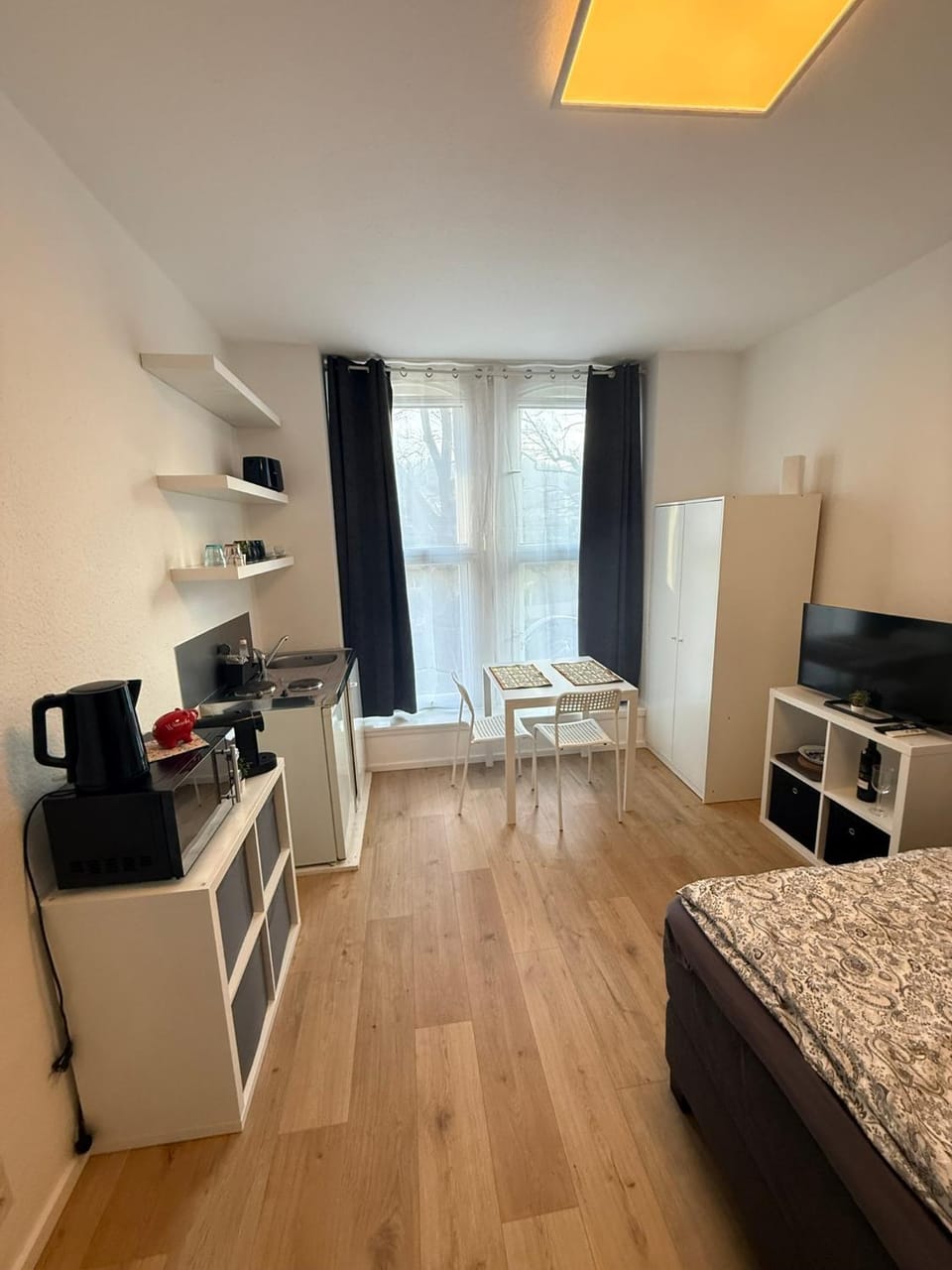 Photo of the whole room