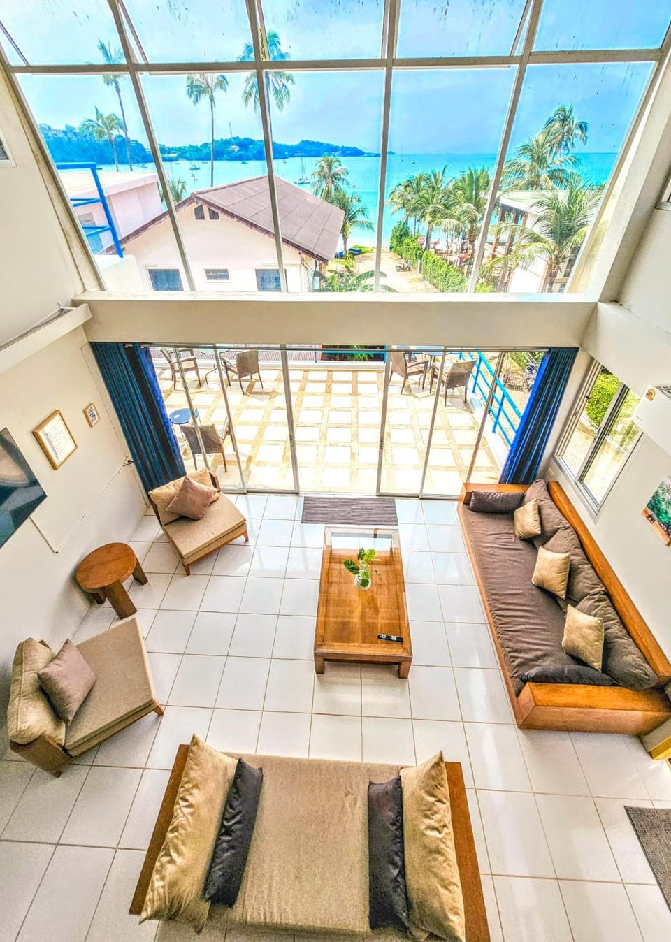Beach Front Queen's Castle - Kid friendly, Holiday like Royalty Apartment in Wichit