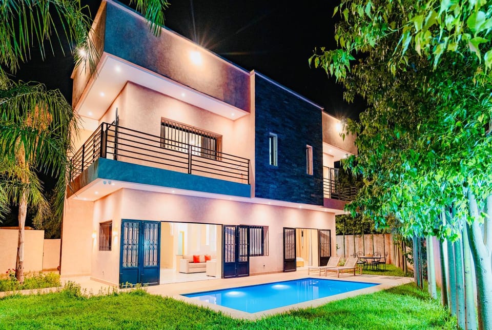 Property building, Patio, Night, Garden, Garden view, Pool view, Swimming pool, sunbed
