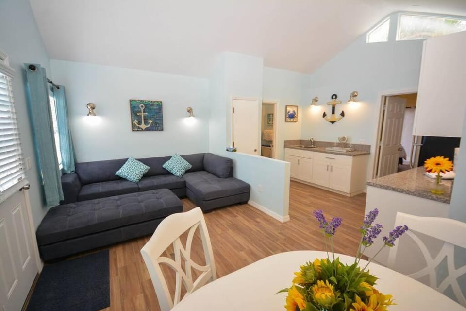 VILLA 4 Walk to beach Pool Daily Rentals Apartment in Florida