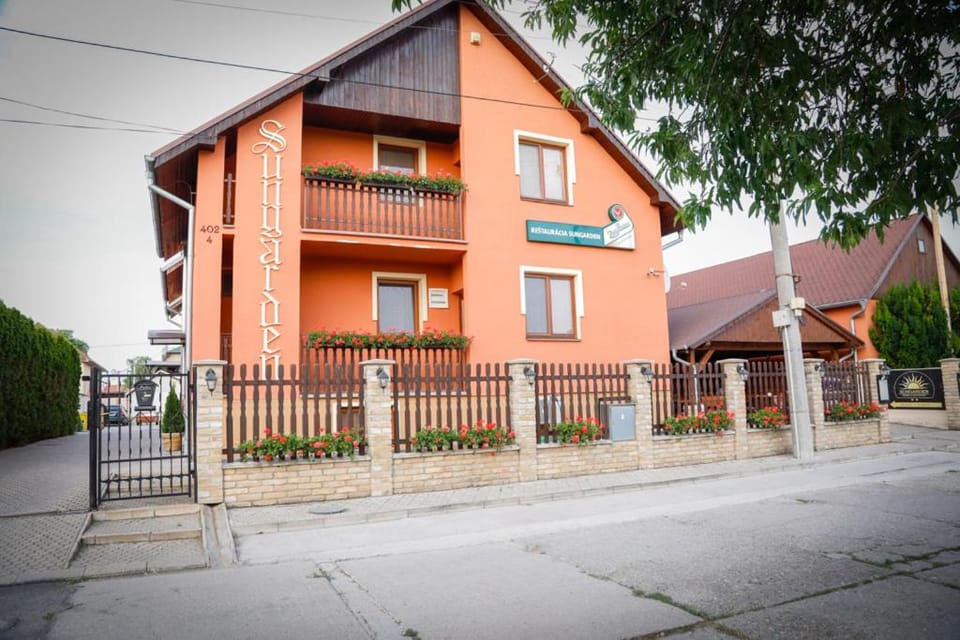Penzion SUNGARDEN-Veľký Meder Bed and Breakfast in Slovakia