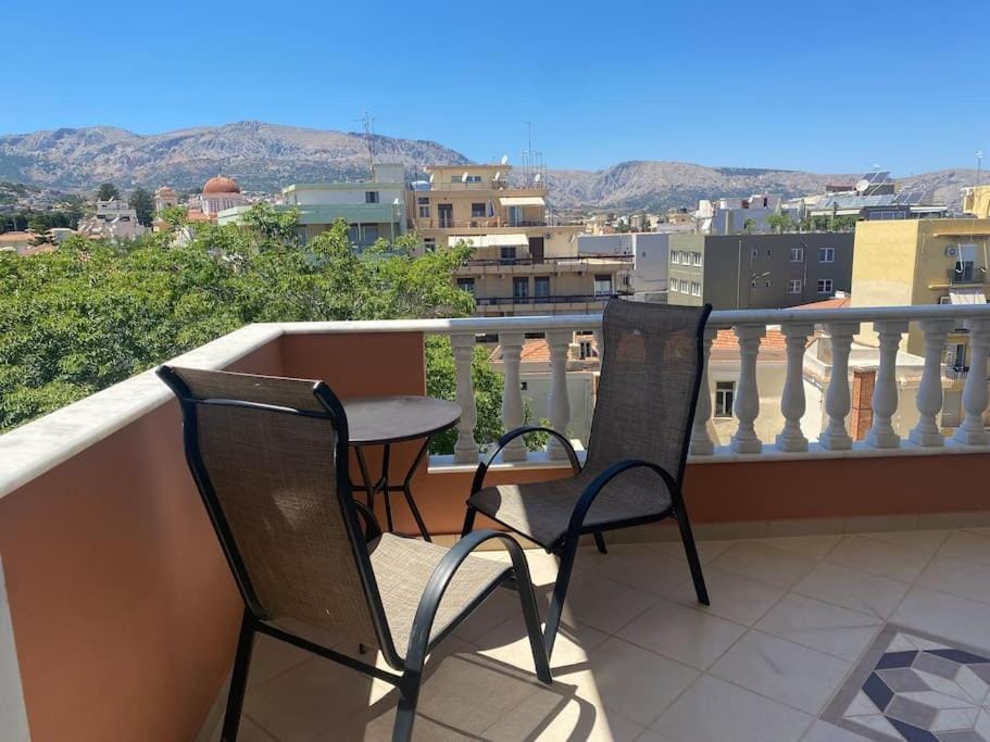 Balcony/Terrace, Mountain view