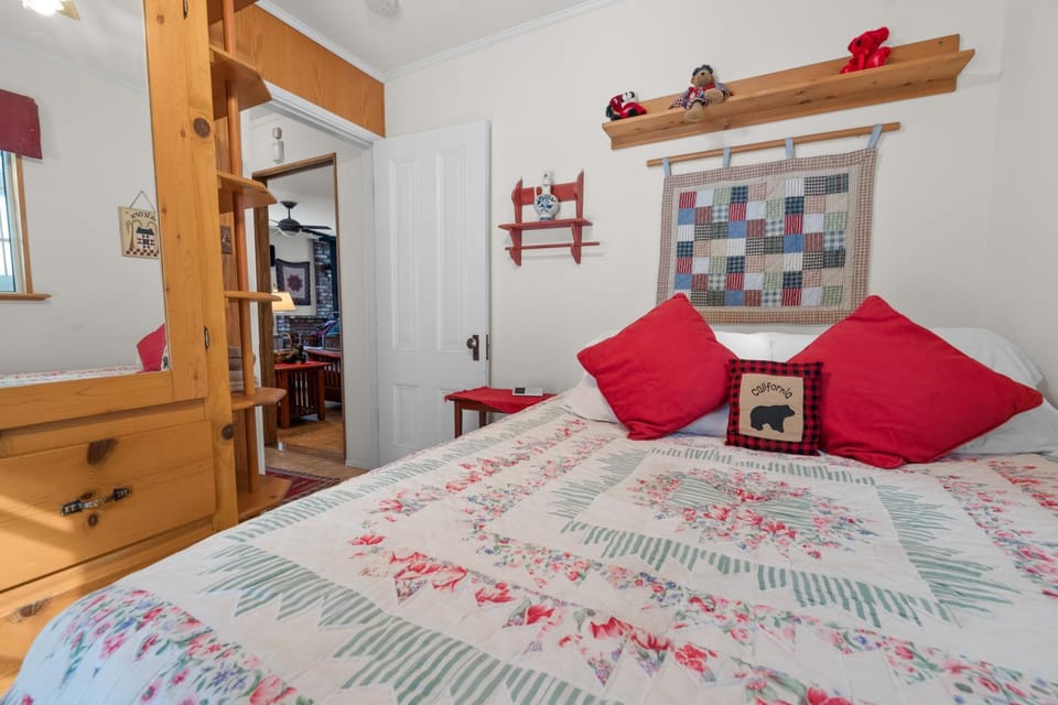 Bed, Bedroom