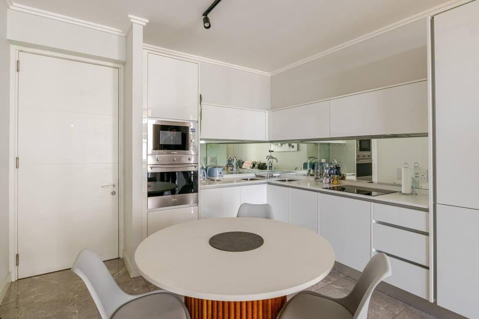 Shapz at Ellipse-Waterfall Apartment in Sandton