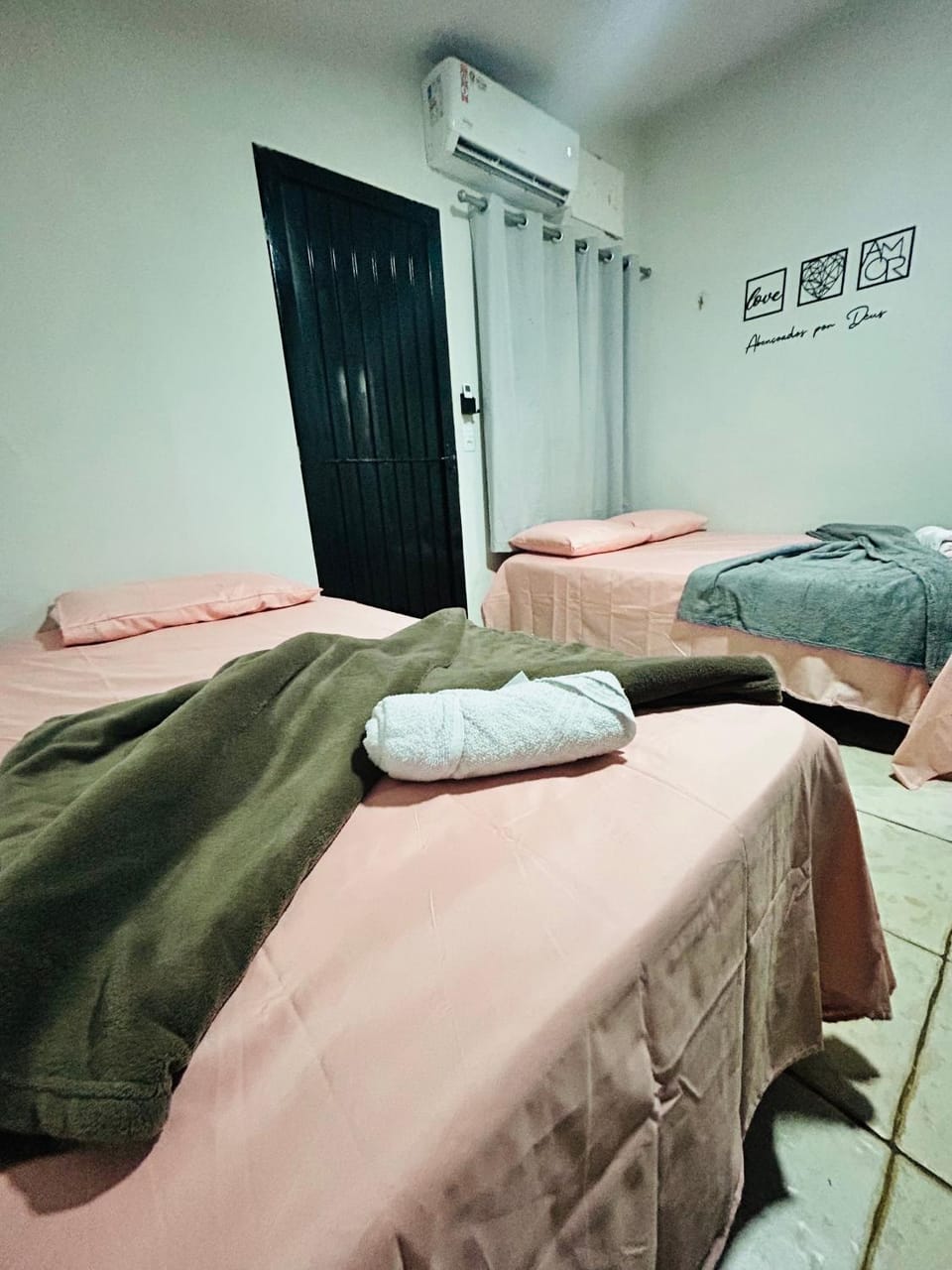 Bed, Photo of the whole room, Bedroom, towels, air conditioner