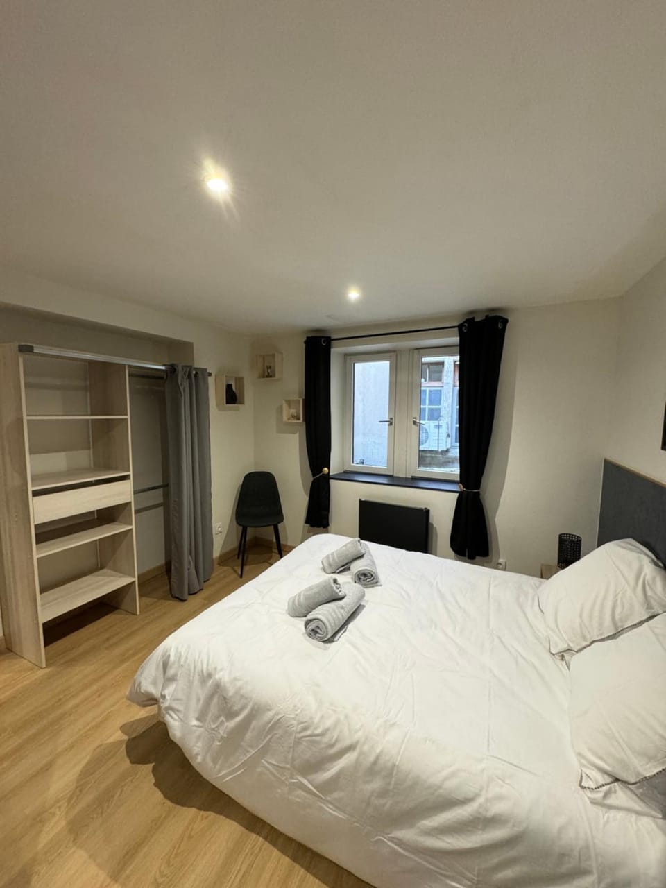 Bed, Photo of the whole room, Bedroom, wardrobe