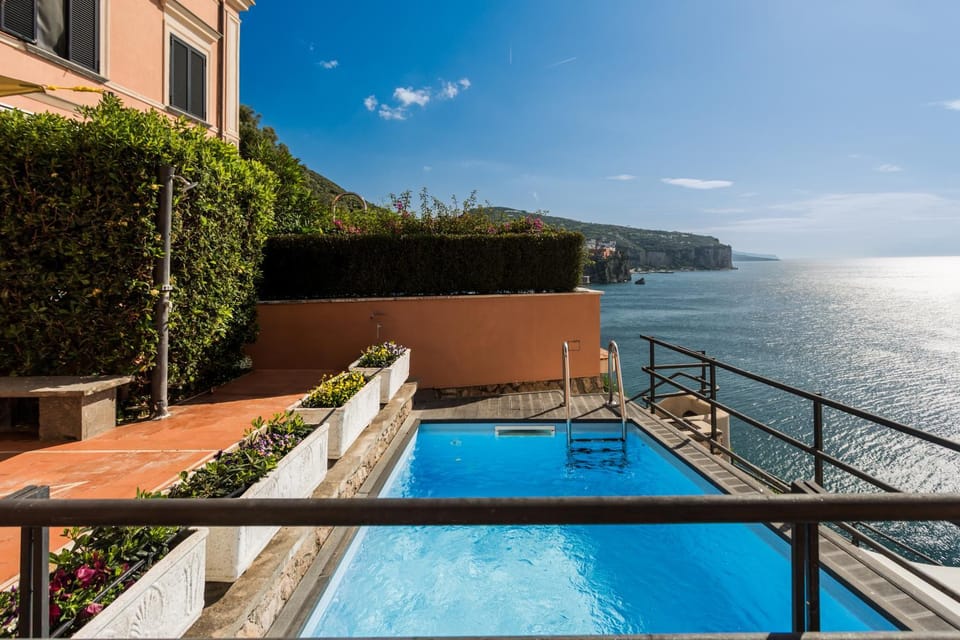 View (from property/room), Pool view