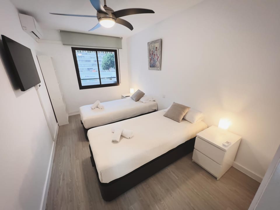 Bed, TV and multimedia, air conditioner
